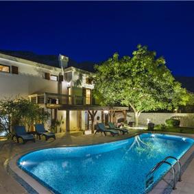 5 bedroom bayside villa with pool near Kotor, sleeps 12